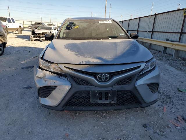 Photo 4 VIN: 4T1G11AK6LU328565 - TOYOTA CAMRY SE 