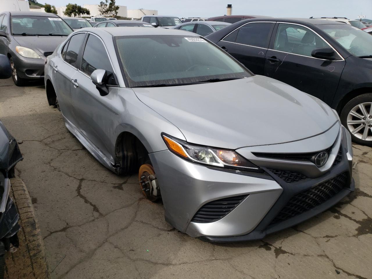 Photo 3 VIN: 4T1G11AK6LU357077 - TOYOTA CAMRY 