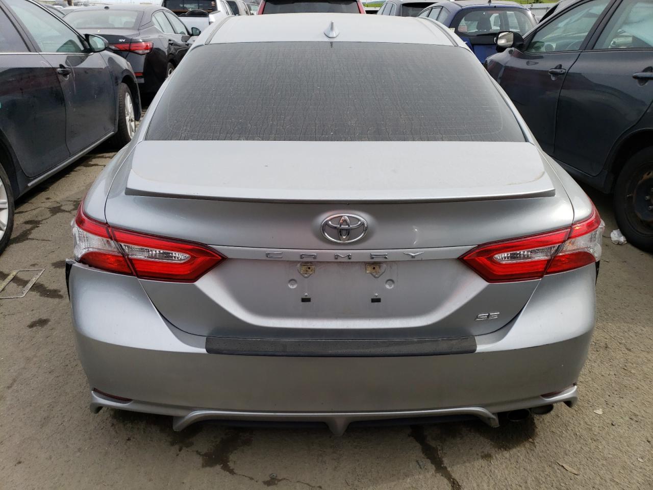 Photo 5 VIN: 4T1G11AK6LU357077 - TOYOTA CAMRY 