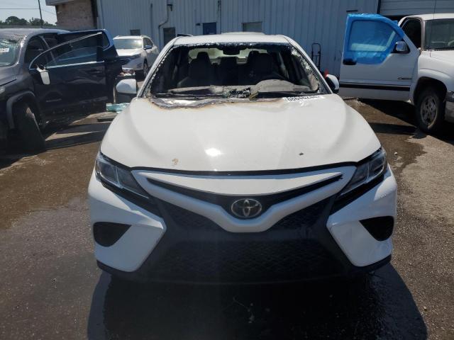 Photo 4 VIN: 4T1G11AK6LU363896 - TOYOTA CAMRY SE 