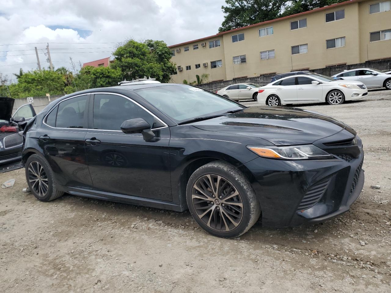 Photo 3 VIN: 4T1G11AK6LU984538 - TOYOTA CAMRY 