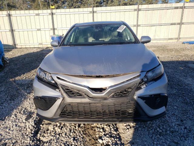 Photo 4 VIN: 4T1G11AK6MU556597 - TOYOTA CAMRY SE 