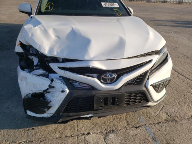 Photo 8 VIN: 4T1G11AK6MU563615 - TOYOTA CAMRY SE 