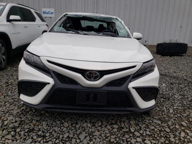 Photo 4 VIN: 4T1G11AK6MU569690 - TOYOTA CAMRY SE 