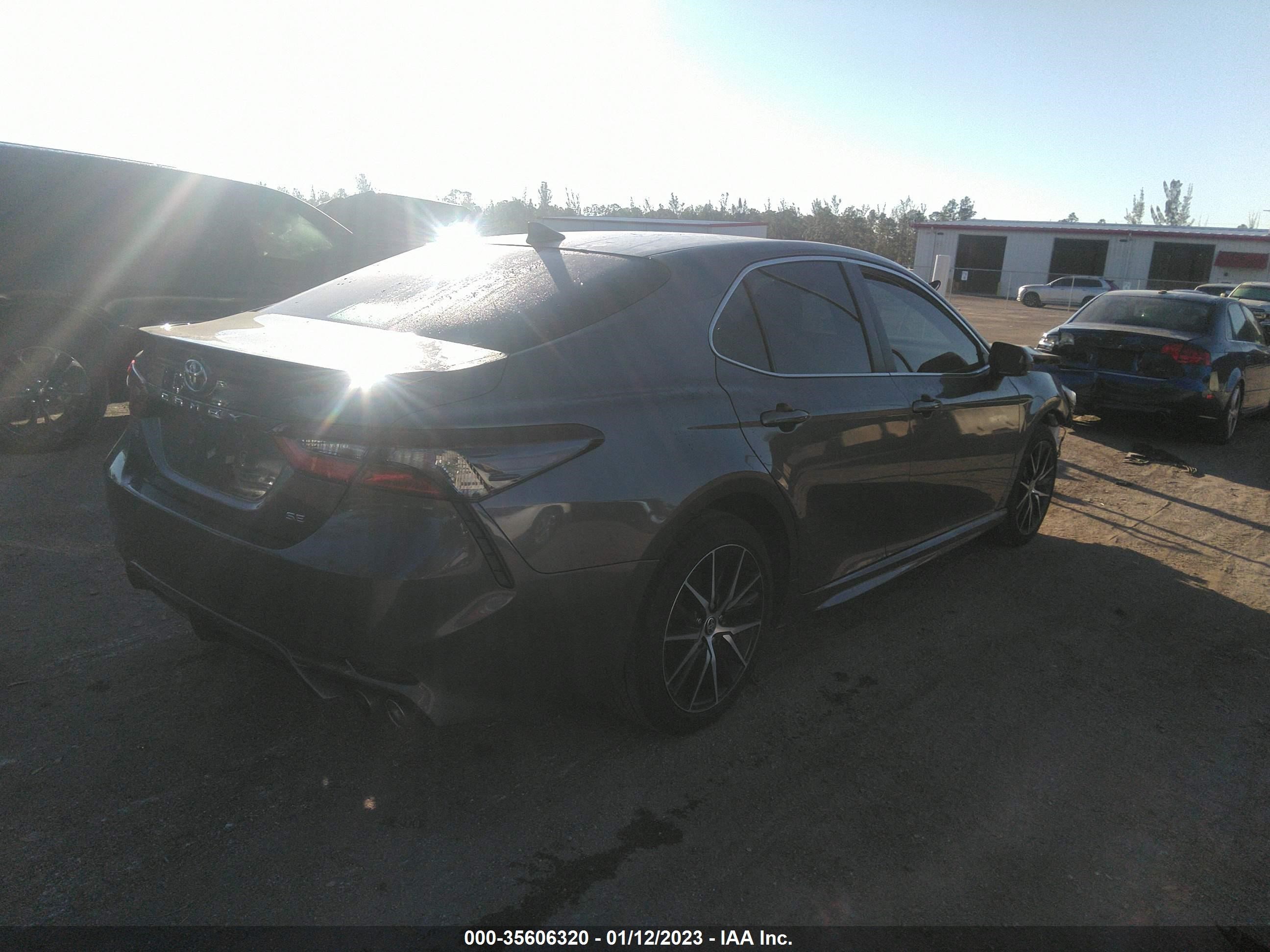 Photo 3 VIN: 4T1G11AK6NU040886 - TOYOTA CAMRY 