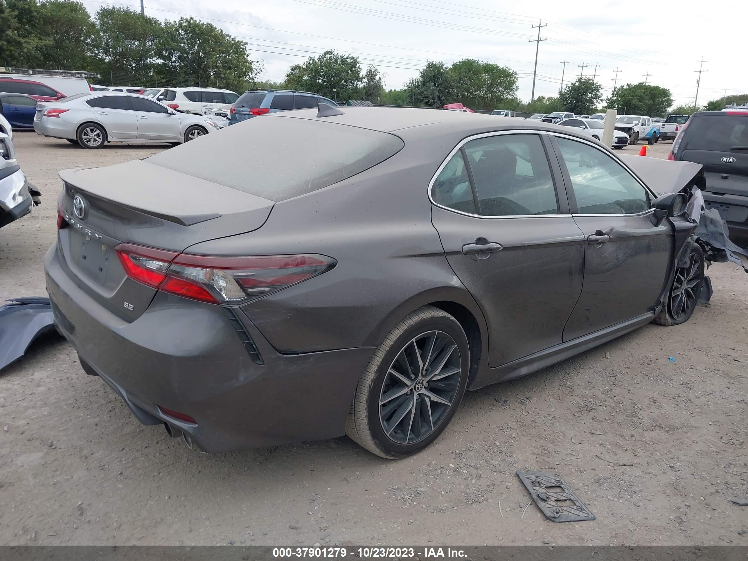 Photo 3 VIN: 4T1G11AK6NU050253 - TOYOTA CAMRY 