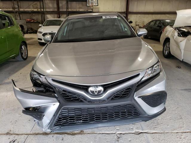 Photo 4 VIN: 4T1G11AK6NU665370 - TOYOTA CAMRY SE 