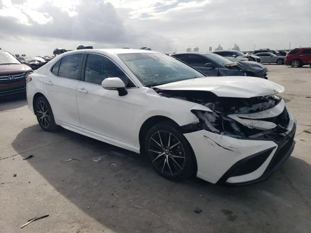 Photo 3 VIN: 4T1G11AK6NU704944 - TOYOTA CAMRY SE 