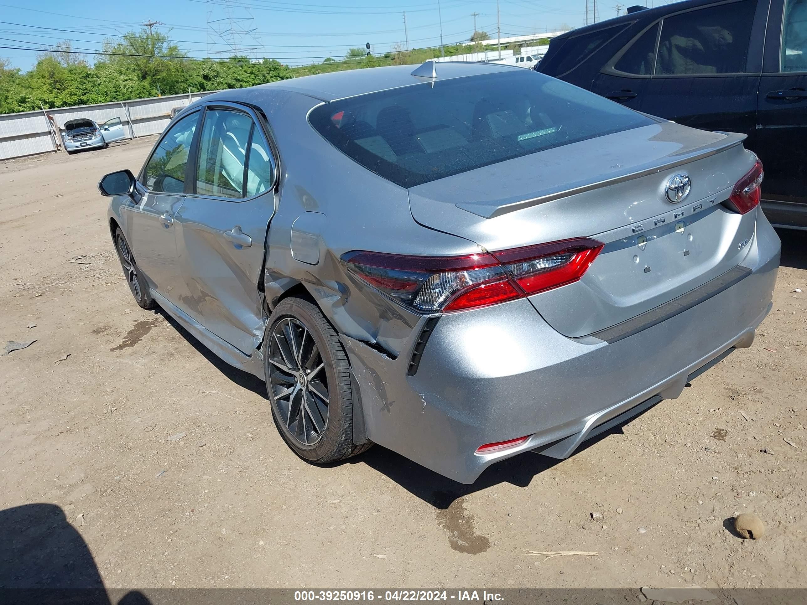 Photo 2 VIN: 4T1G11AK6RU231519 - TOYOTA CAMRY 