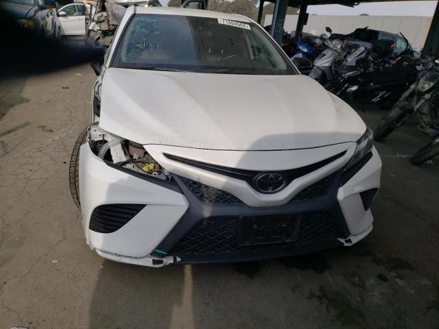 Photo 4 VIN: 4T1G11AK7LU363938 - TOYOTA CAMRY SE 