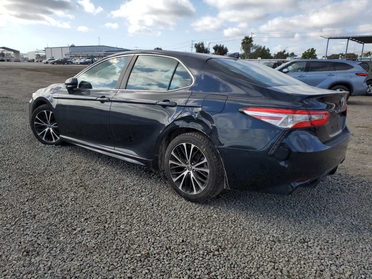 Photo 1 VIN: 4T1G11AK7LU944758 - TOYOTA CAMRY 