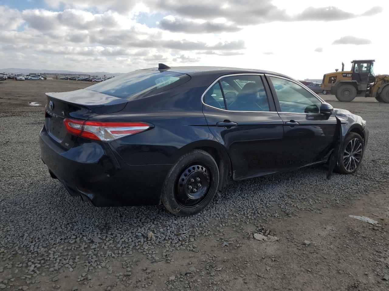 Photo 2 VIN: 4T1G11AK7LU944758 - TOYOTA CAMRY 