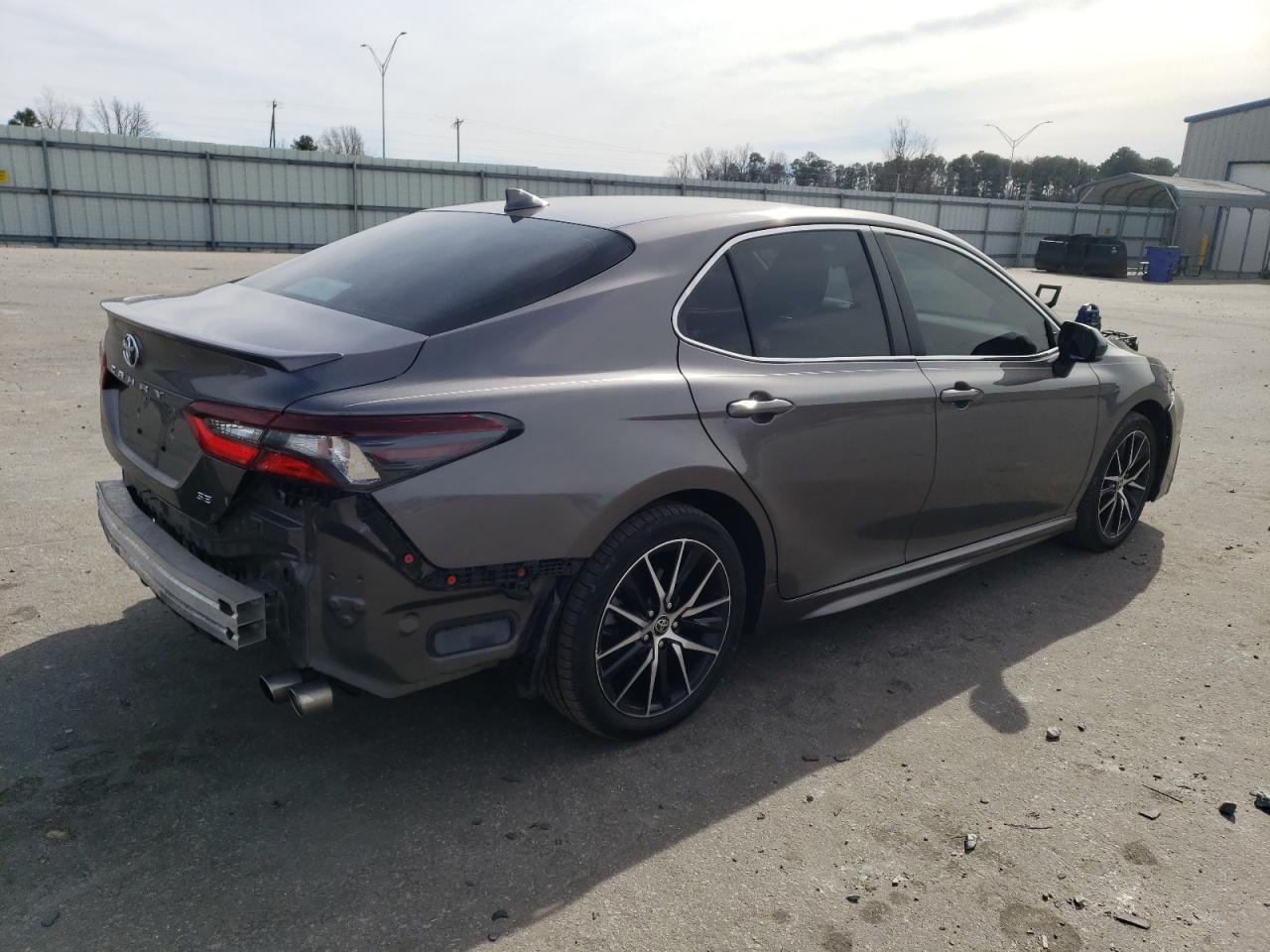 Photo 2 VIN: 4T1G11AK7MU481862 - TOYOTA CAMRY 