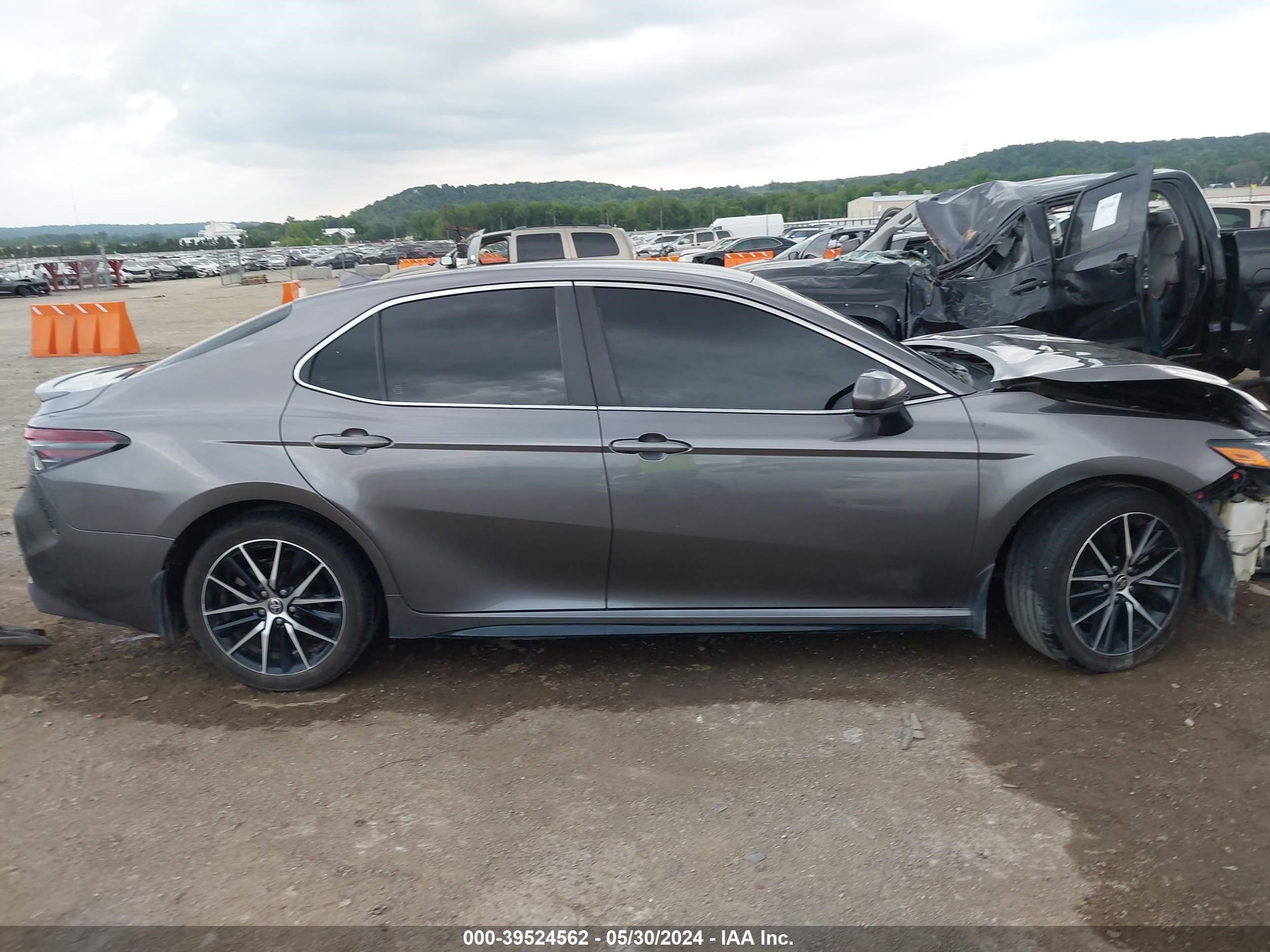 Photo 12 VIN: 4T1G11AK7MU488665 - TOYOTA CAMRY 