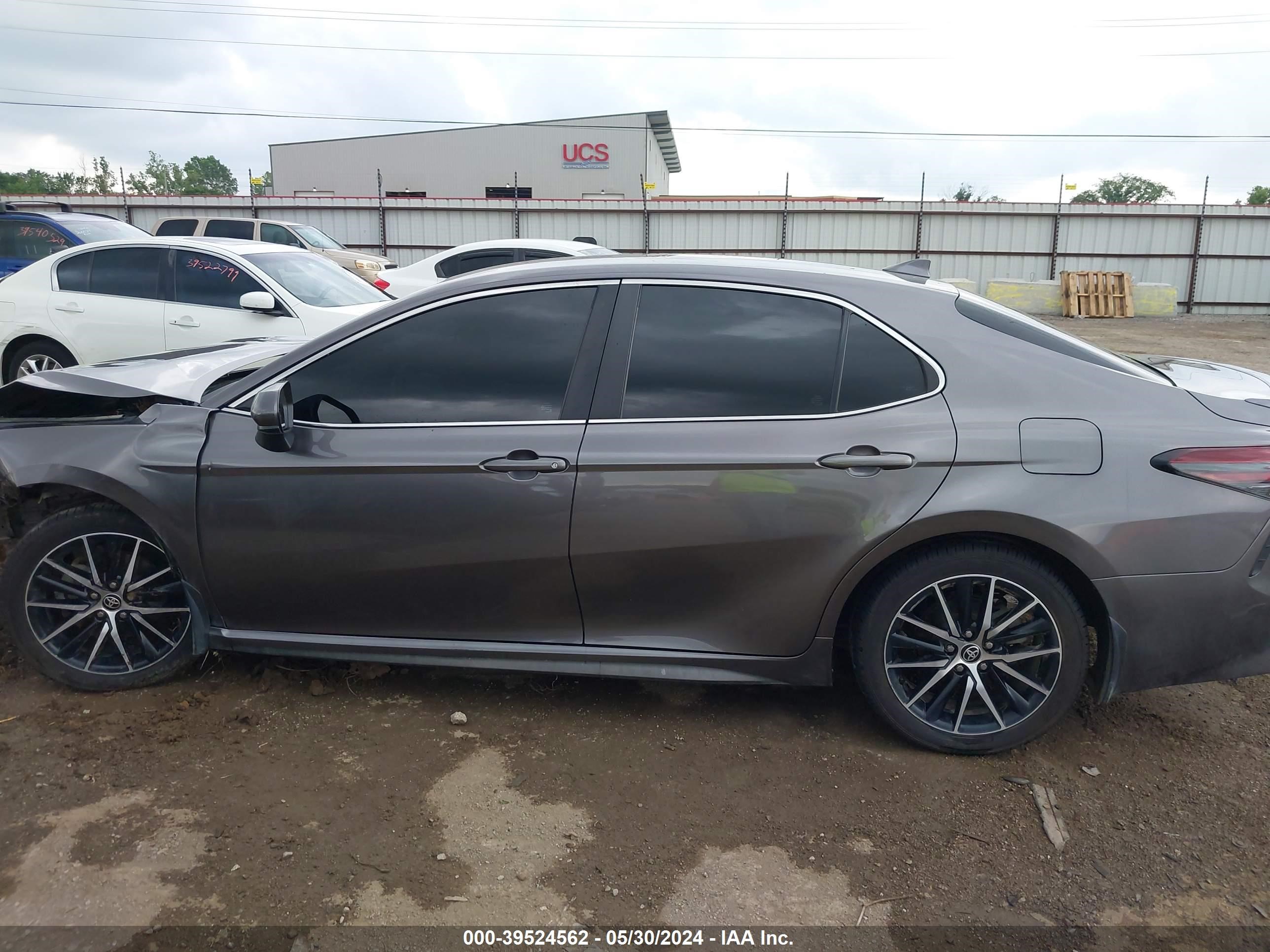 Photo 13 VIN: 4T1G11AK7MU488665 - TOYOTA CAMRY 