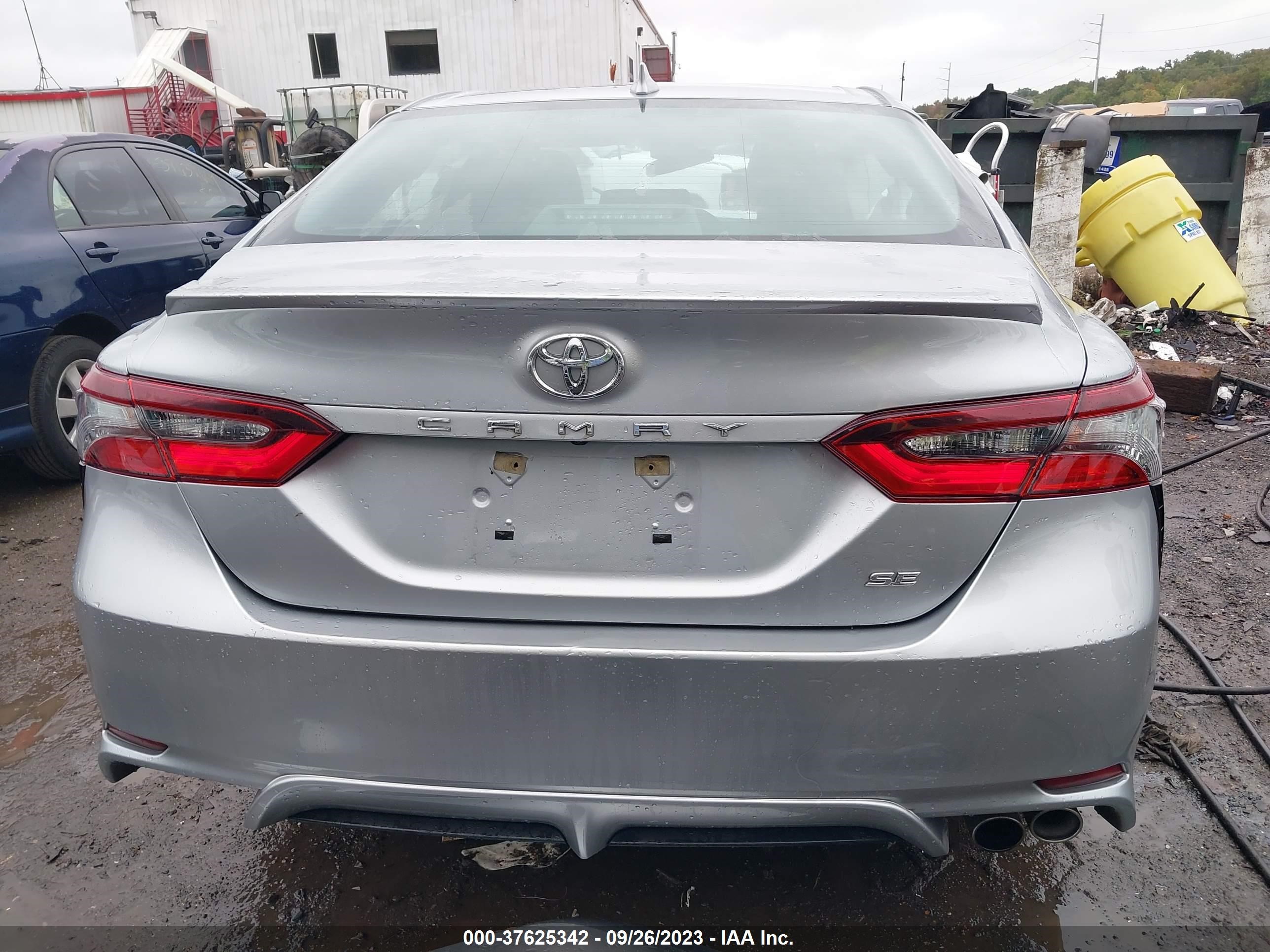 Photo 16 VIN: 4T1G11AK7MU585915 - TOYOTA CAMRY 