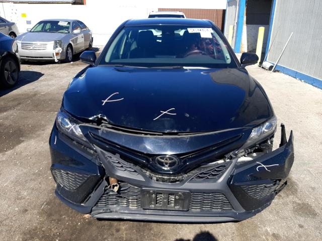 Photo 4 VIN: 4T1G11AK7MU592766 - TOYOTA CAMRY SE 