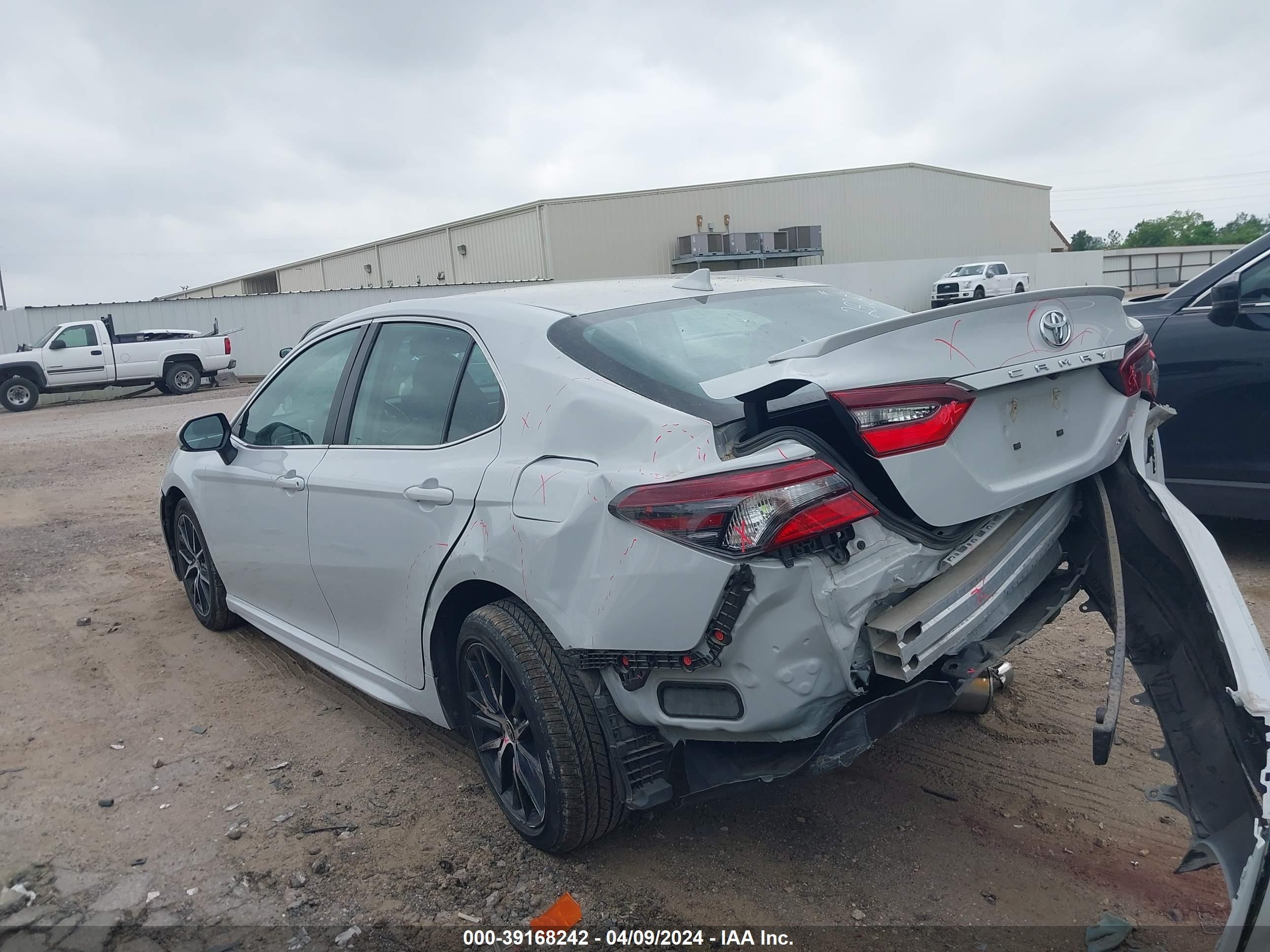 Photo 2 VIN: 4T1G11AK7NU042825 - TOYOTA CAMRY 