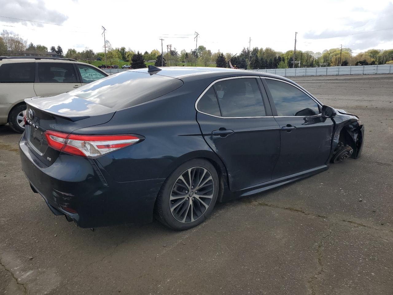 Photo 2 VIN: 4T1G11AK8LU944865 - TOYOTA CAMRY 