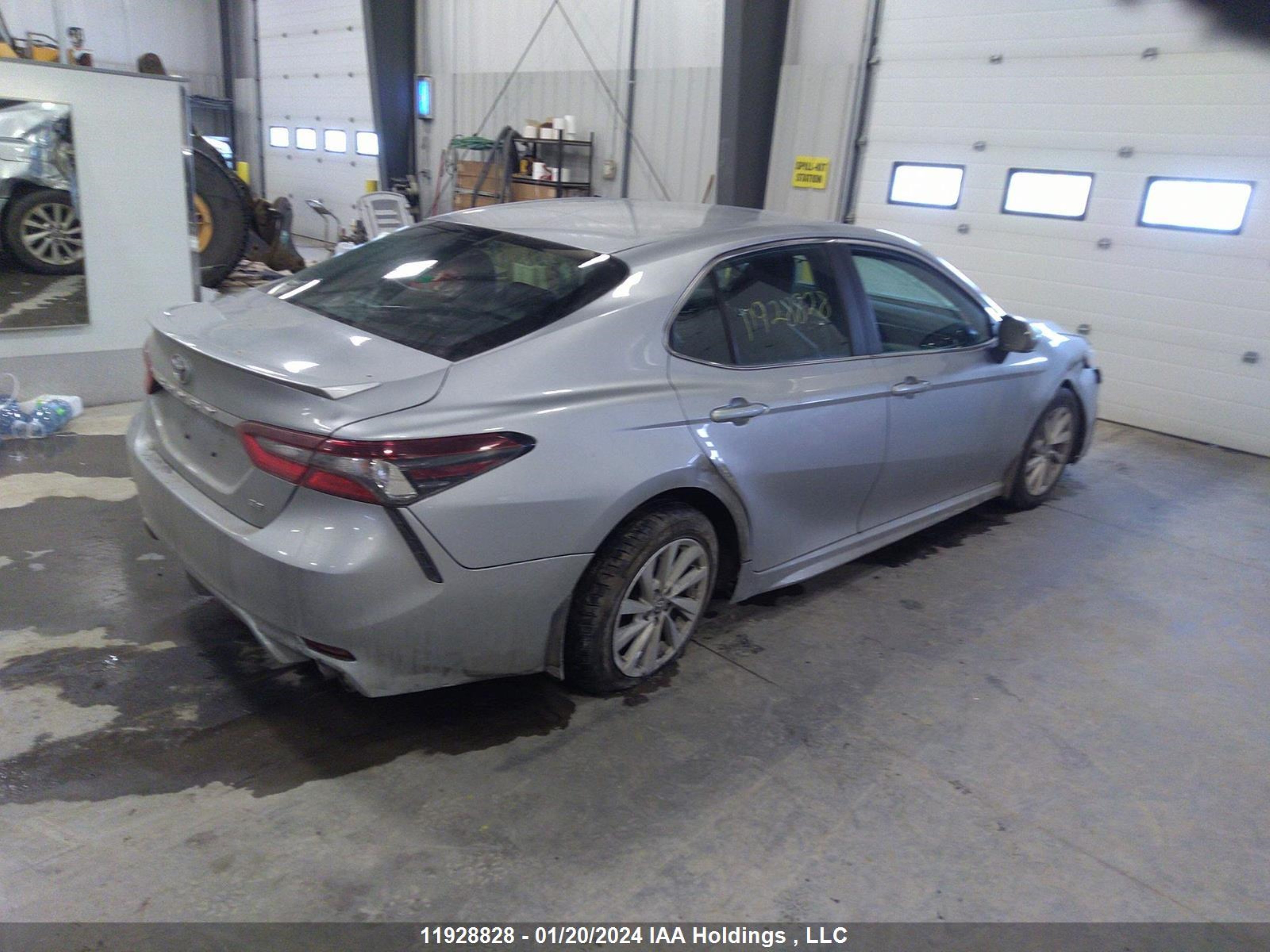 Photo 3 VIN: 4T1G11AK8MU533533 - TOYOTA CAMRY 