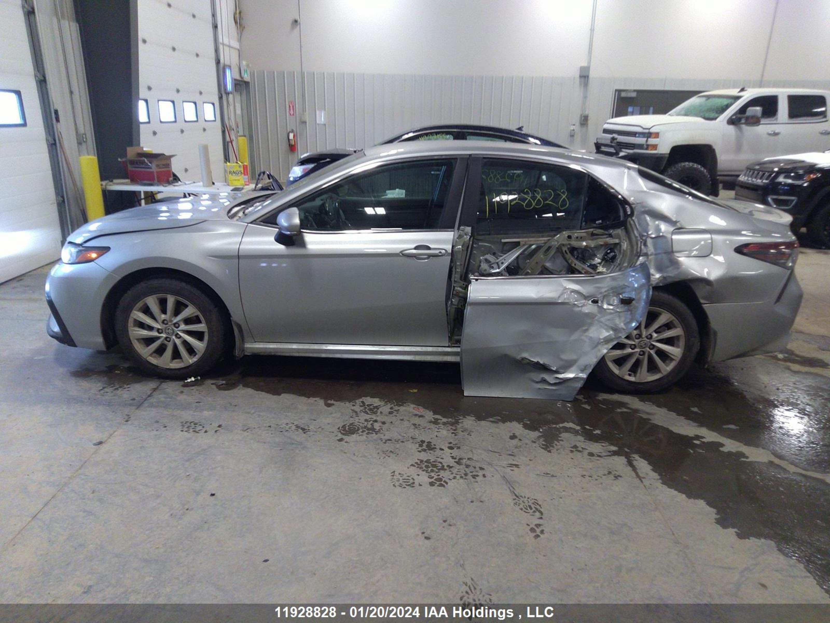 Photo 5 VIN: 4T1G11AK8MU533533 - TOYOTA CAMRY 