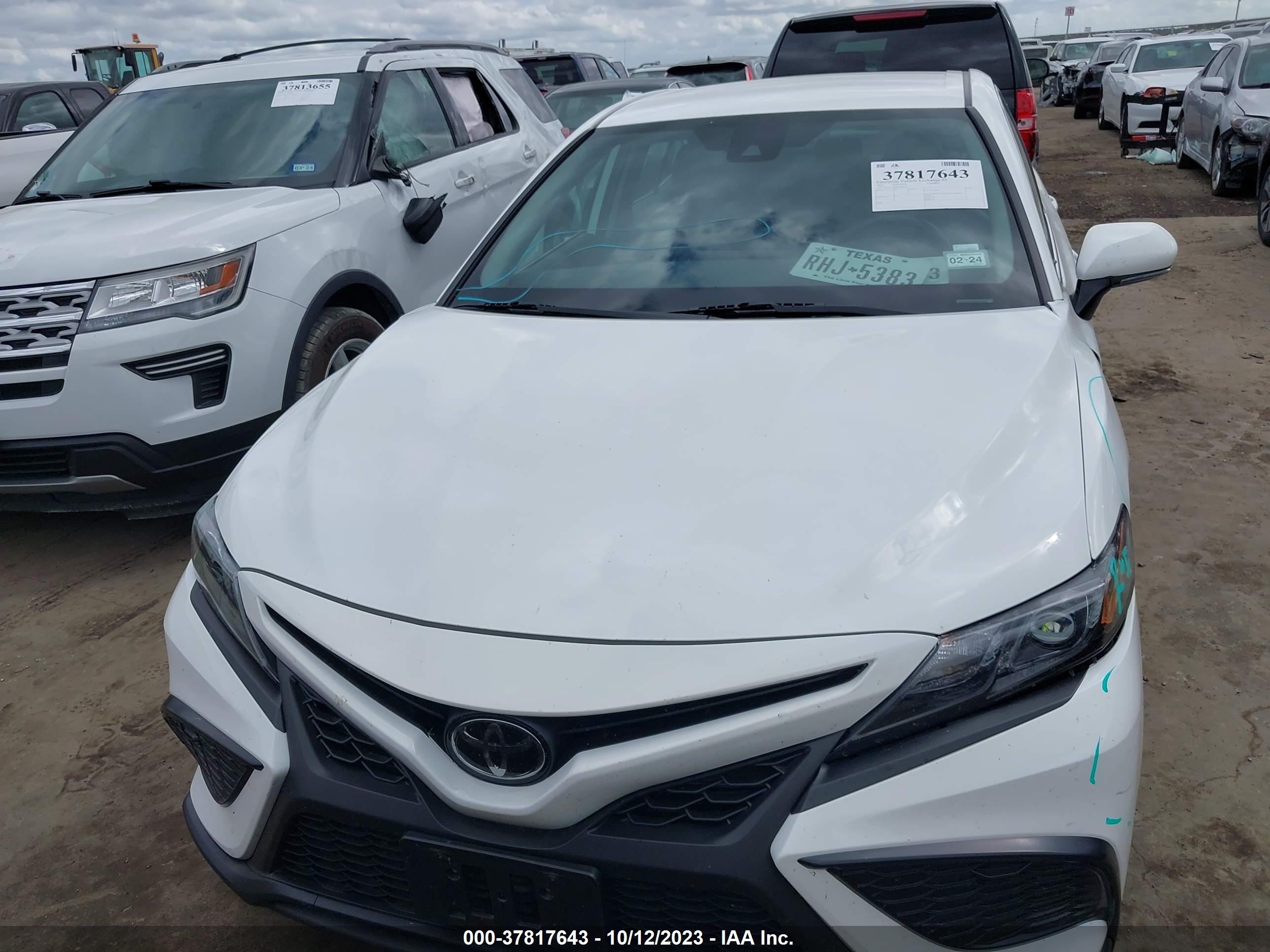 Photo 11 VIN: 4T1G11AK8NU028027 - TOYOTA CAMRY 