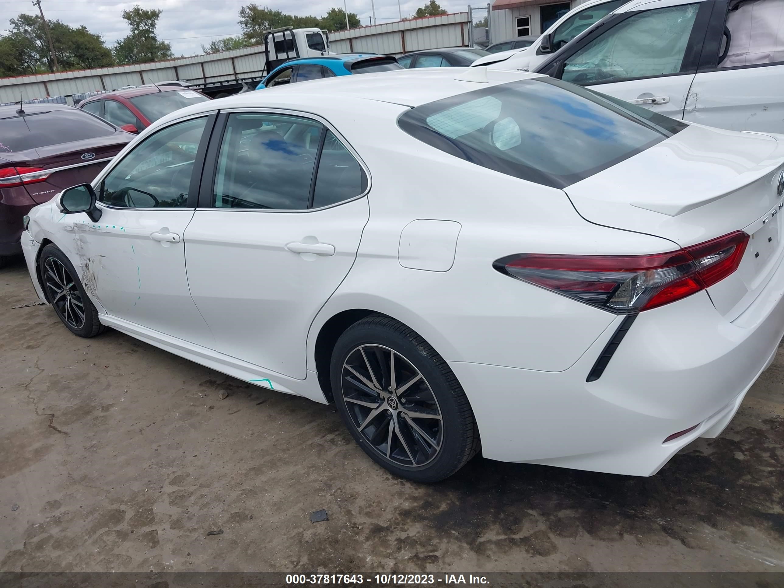 Photo 13 VIN: 4T1G11AK8NU028027 - TOYOTA CAMRY 