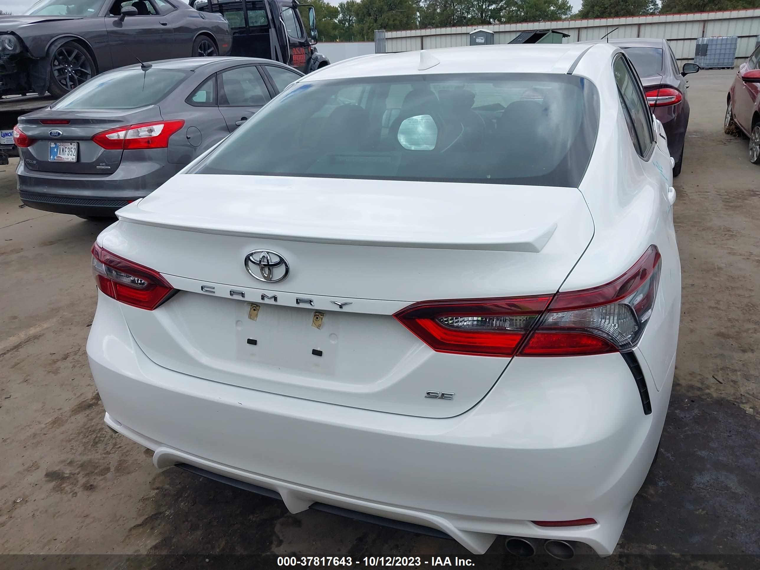 Photo 15 VIN: 4T1G11AK8NU028027 - TOYOTA CAMRY 