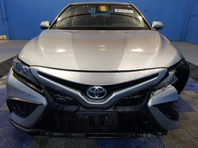 Photo 4 VIN: 4T1G11AK8NU498638 - TOYOTA CAMRY SE 