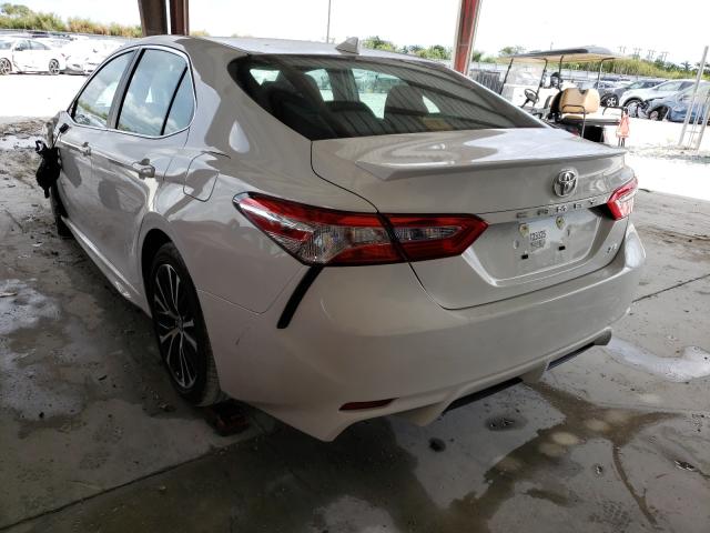 Photo 2 VIN: 4T1G11AK9LU385486 - TOYOTA CAMRY SE 