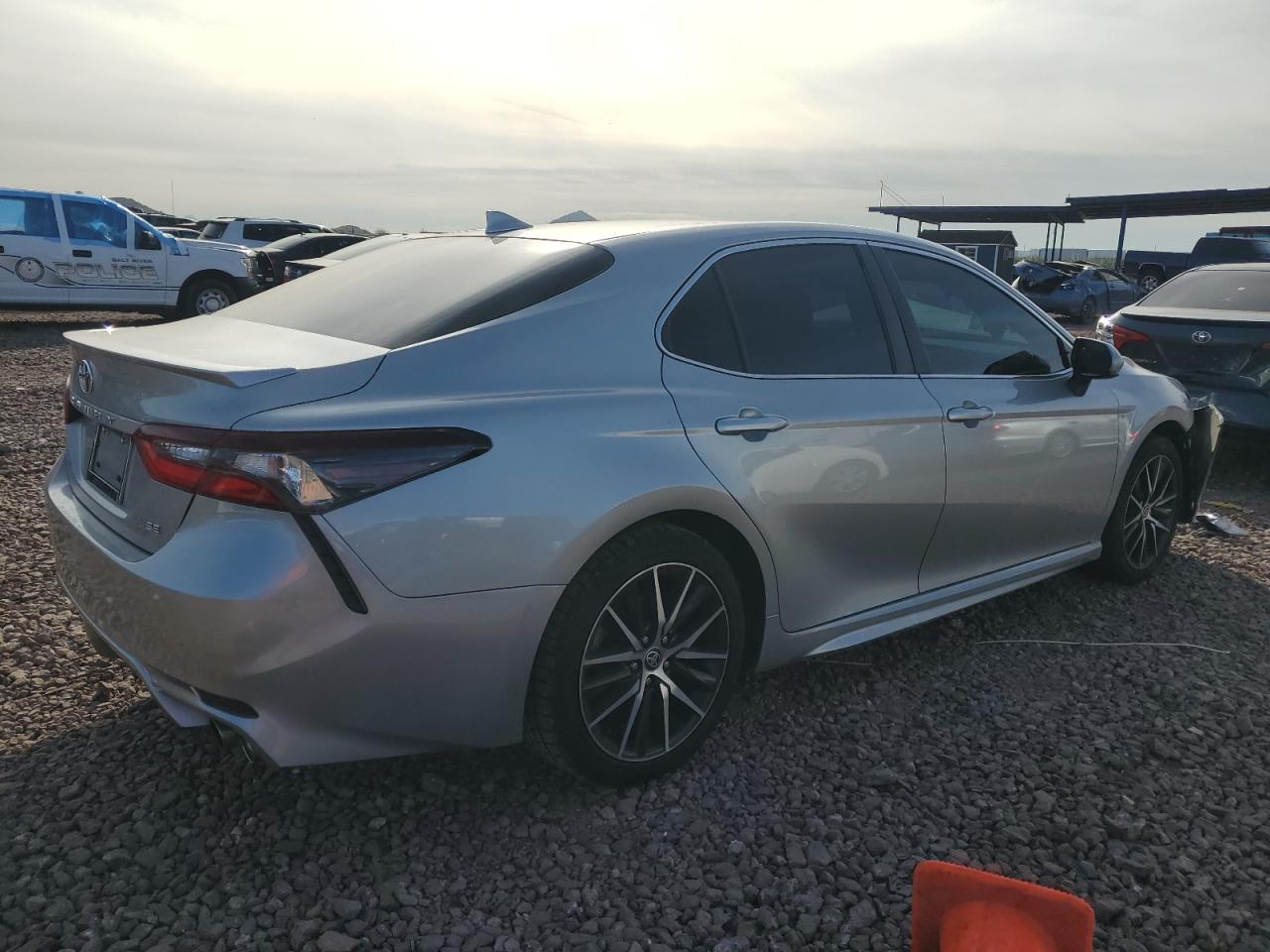 Photo 2 VIN: 4T1G11AK9MU411408 - TOYOTA CAMRY 