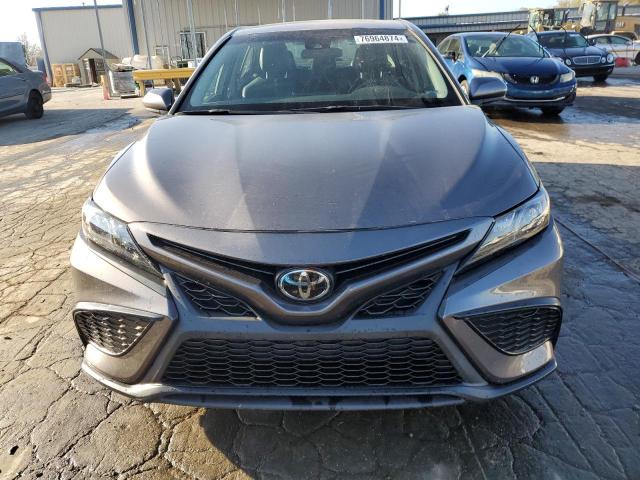 Photo 4 VIN: 4T1G11AK9MU610197 - TOYOTA CAMRY SE 