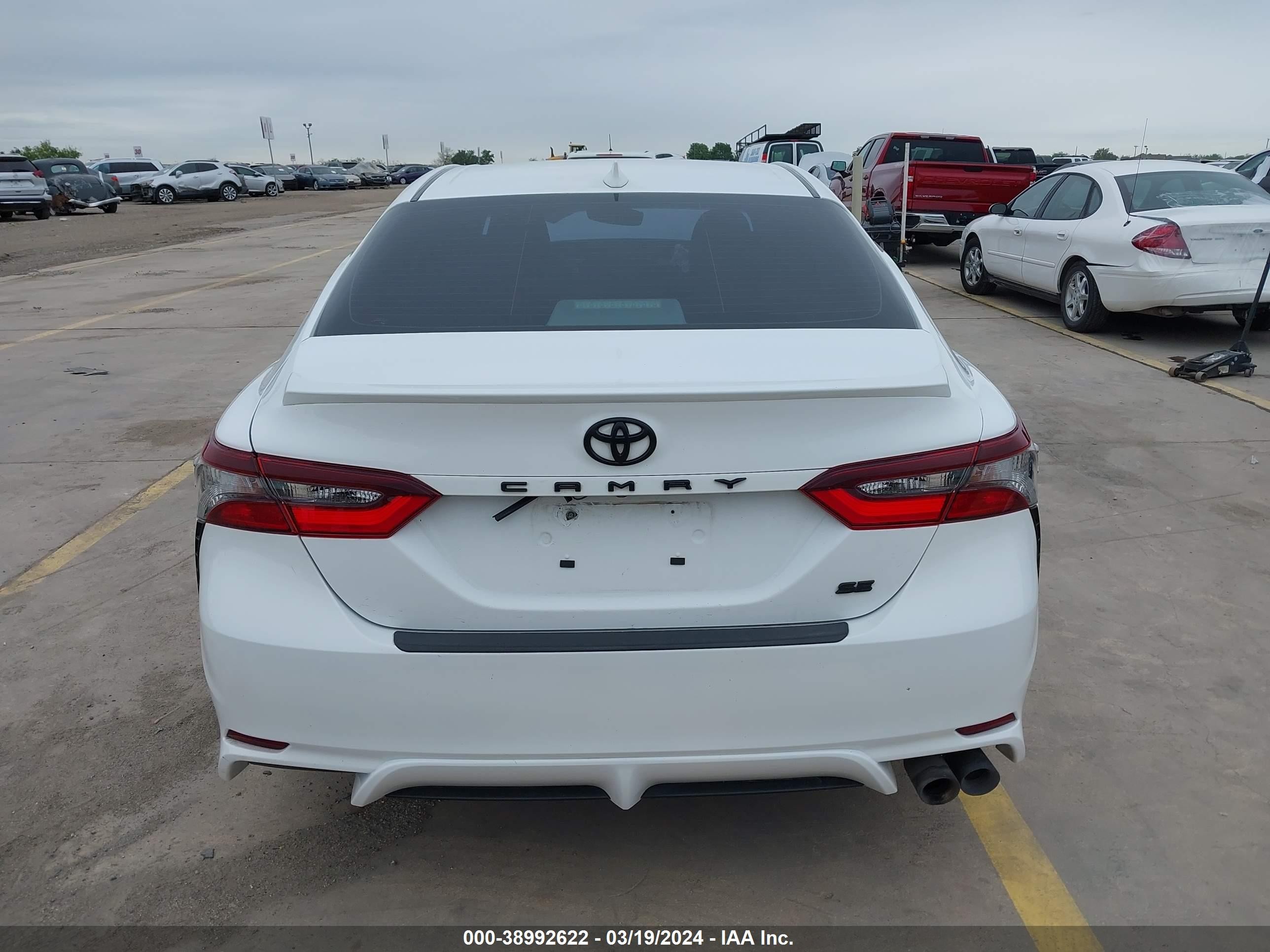 Photo 16 VIN: 4T1G11AK9NU658395 - TOYOTA CAMRY 