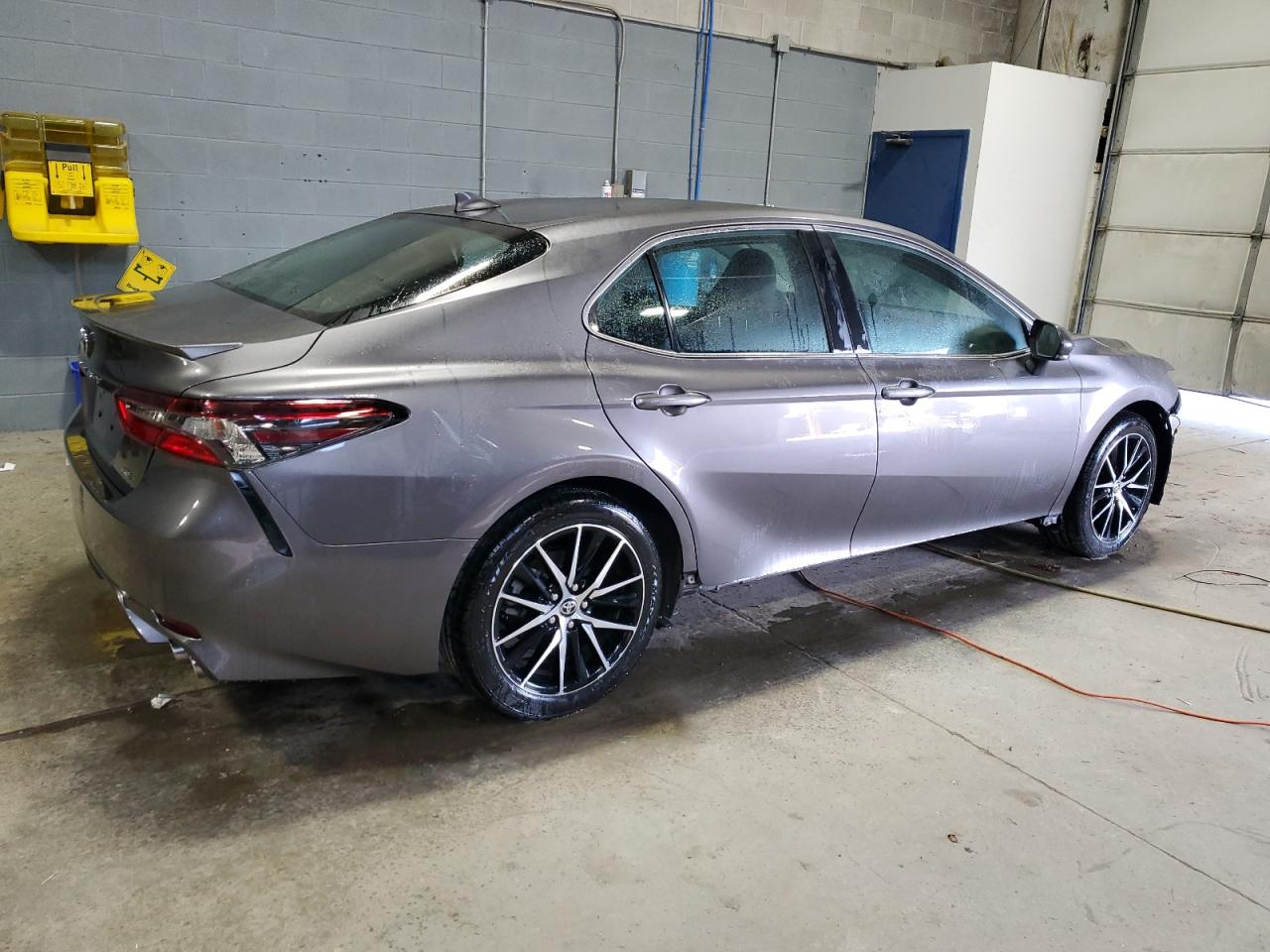 Photo 2 VIN: 4T1G11AK9PU770052 - TOYOTA CAMRY 