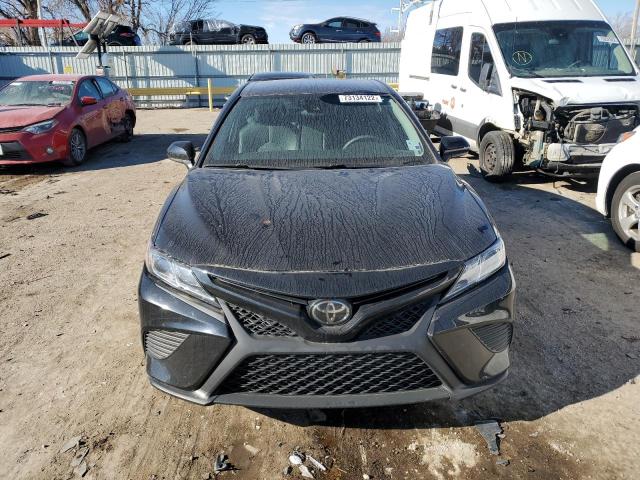 Photo 4 VIN: 4T1G11AKXLU390177 - TOYOTA CAMRY SE 