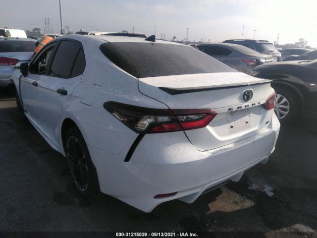 Photo 2 VIN: 4T1G11AKXMU421106 - TOYOTA CAMRY 