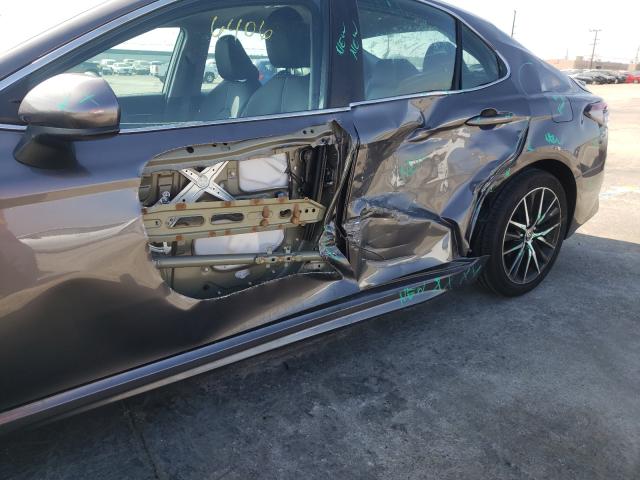 Photo 8 VIN: 4T1G11AKXMU527345 - TOYOTA CAMRY SE 