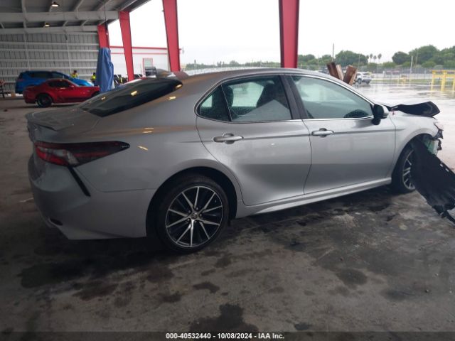 Photo 3 VIN: 4T1G11AKXMU569420 - TOYOTA CAMRY 