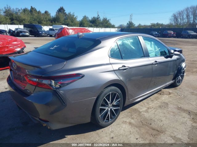 Photo 3 VIN: 4T1G11AKXNU055858 - TOYOTA CAMRY 