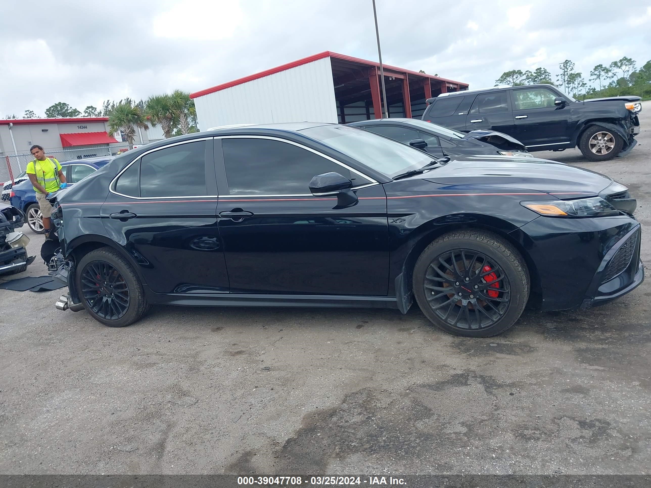 Photo 12 VIN: 4T1G11AKXNU626393 - TOYOTA CAMRY 