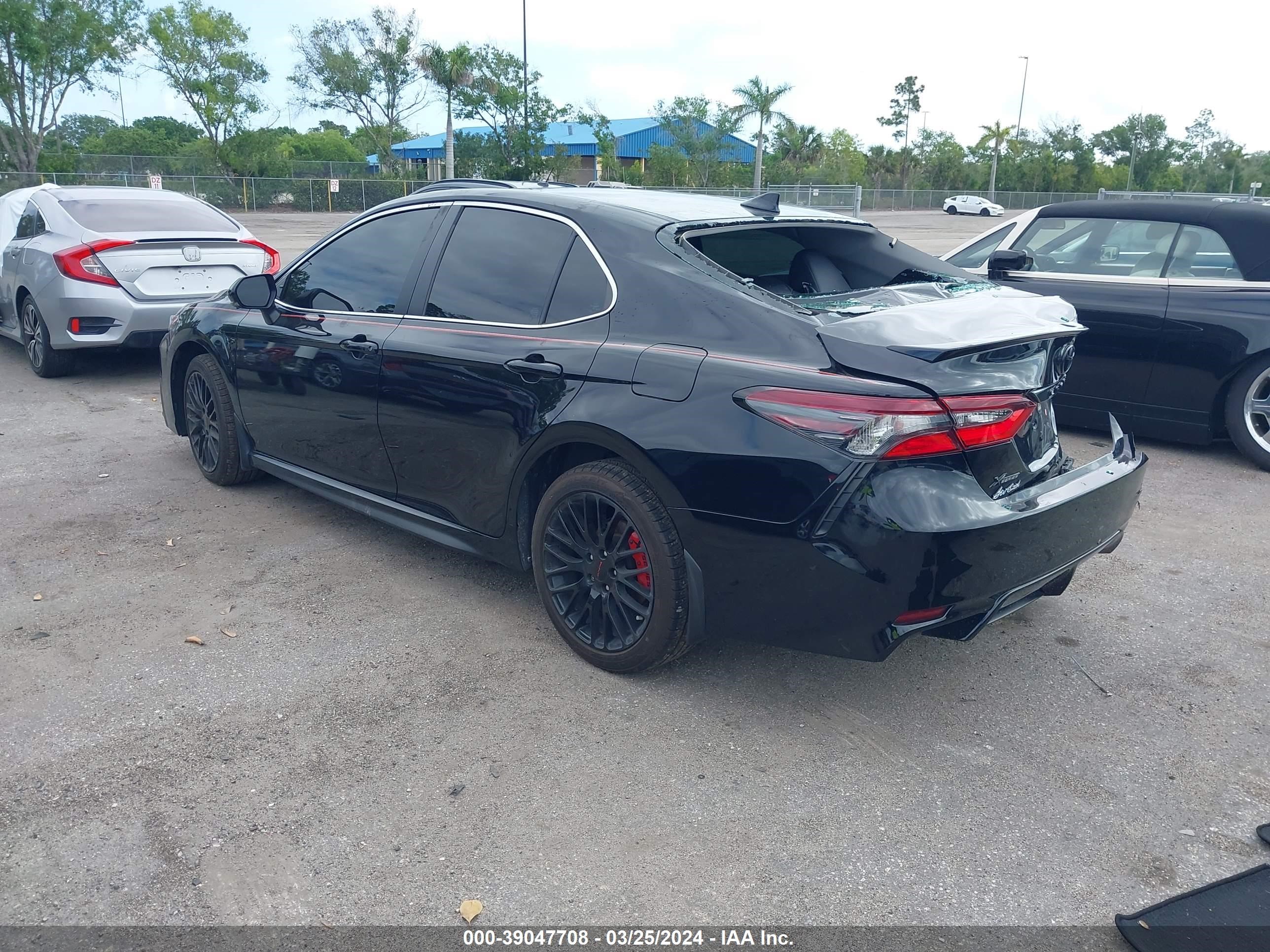 Photo 2 VIN: 4T1G11AKXNU626393 - TOYOTA CAMRY 