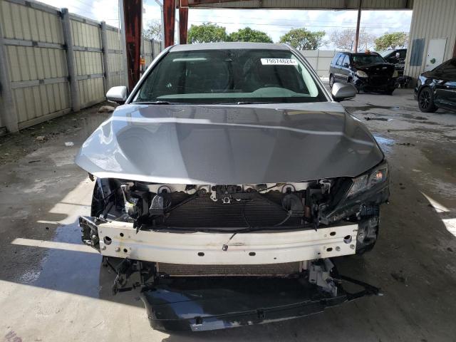 Photo 4 VIN: 4T1G11AKXNU645770 - TOYOTA CAMRY SE 