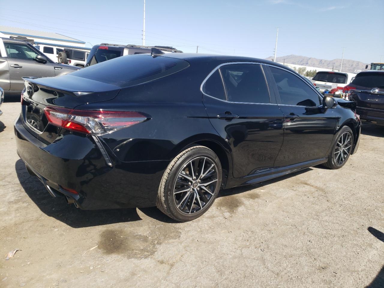 Photo 2 VIN: 4T1G11AKXNU649625 - TOYOTA CAMRY 