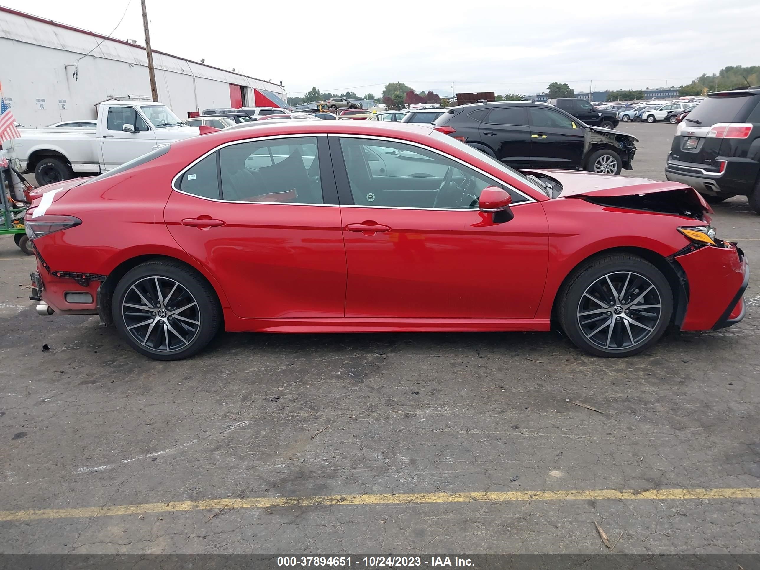 Photo 13 VIN: 4T1G11AKXPU098177 - TOYOTA CAMRY 