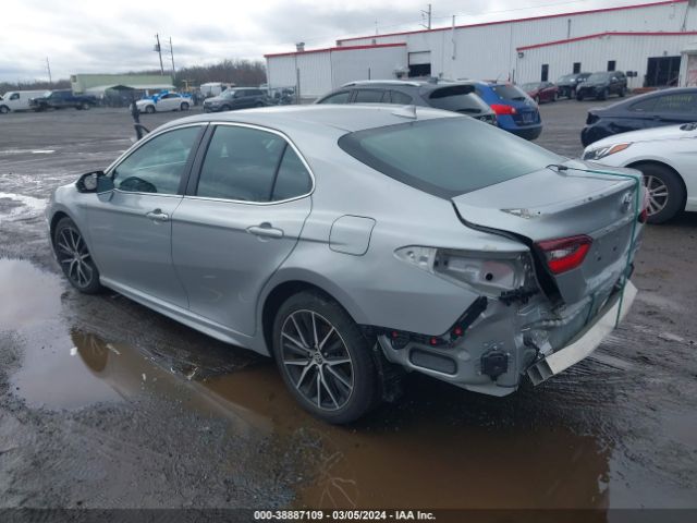 Photo 2 VIN: 4T1G11BK2MU028716 - TOYOTA CAMRY 