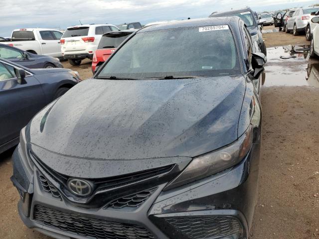 Photo 4 VIN: 4T1G11BK3MU026571 - TOYOTA CAMRY SE 