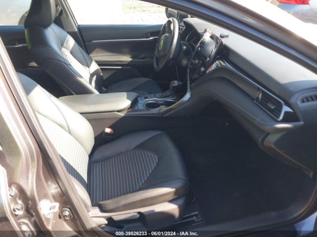 Photo 4 VIN: 4T1G11BK4MU040673 - TOYOTA CAMRY 