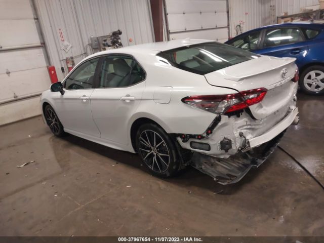 Photo 2 VIN: 4T1G11BK4NU055465 - TOYOTA CAMRY 