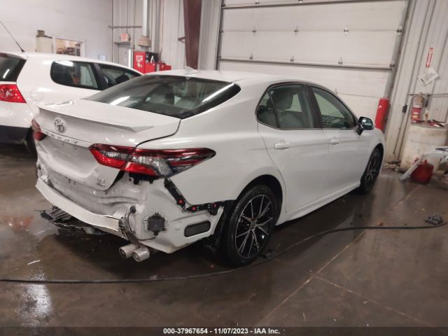 Photo 3 VIN: 4T1G11BK4NU055465 - TOYOTA CAMRY 