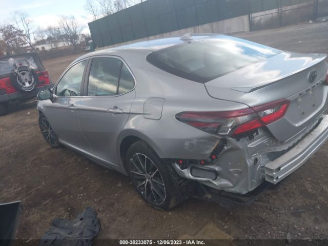 Photo 2 VIN: 4T1G11BK4NU068636 - TOYOTA CAMRY 